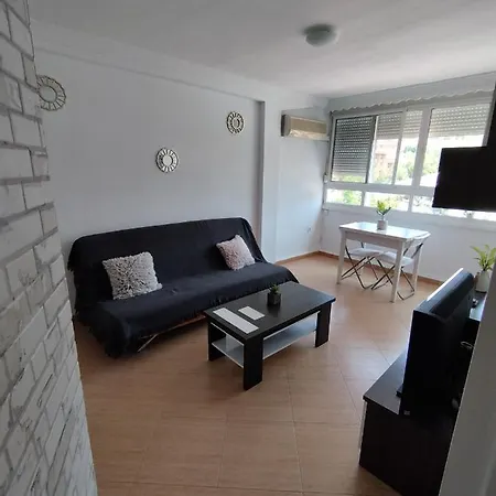 Piso Amplio Y Comodo. Apartment Malaga
